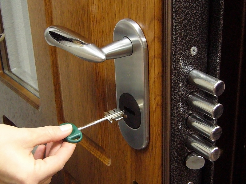 sloten voor metalen deuren plaats deur en grendelsloten kies modellen voor ijzeren en stalen deuren